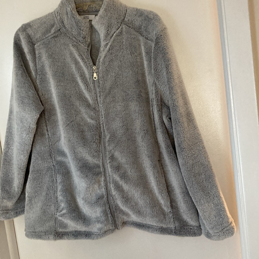 NWOT Fuzzy Zip Up Light Grey Croft & Barrow Petite XL - Picture 2 of 6